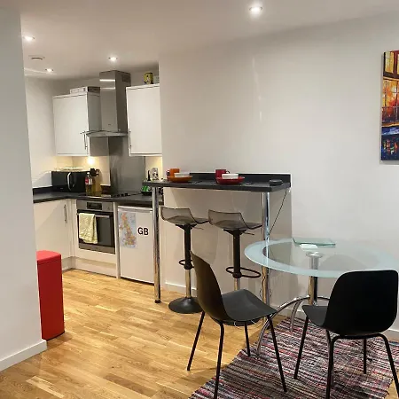 Entire In Picturesque Islands - Short Walk From Centre * Leeds (West Yorkshire)